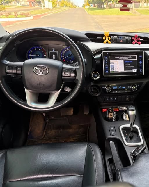TOYOTA HILUX SRX - Imagem 7