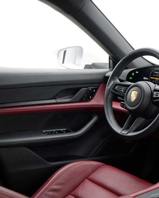 PORSCHE TAYCAN 4S - Imagem 4