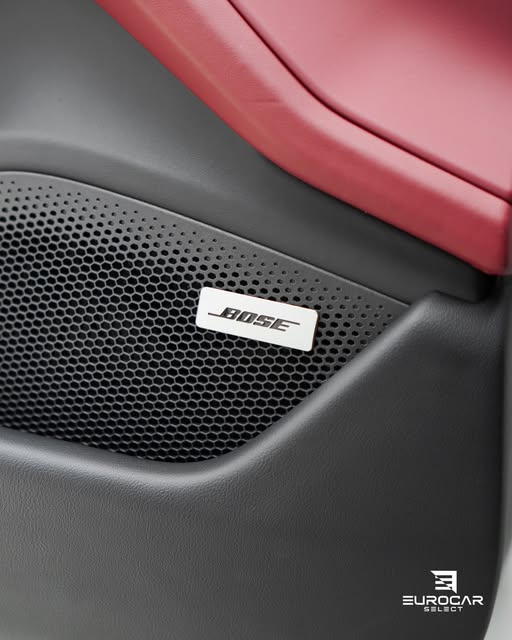 PORSCHE TAYCAN 4S - Imagem 7