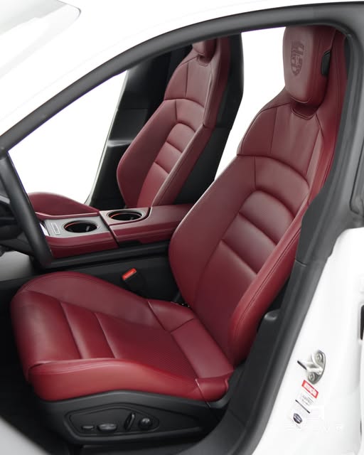 PORSCHE TAYCAN 4S - Imagem 8