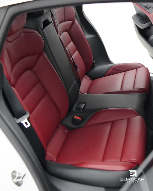 PORSCHE TAYCAN 4S - Imagem 10