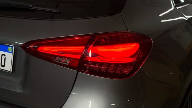MERCEDES-BENZ A 200 AMG LINE - Imagem 19