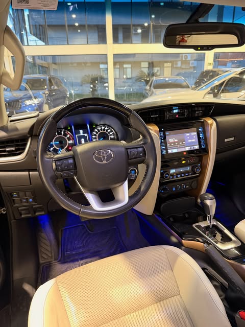 TOYOTA HILUX SW4 SRX DIAMOND - Imagem 2