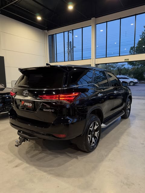 TOYOTA HILUX SW4 SRX DIAMOND - Imagem 11