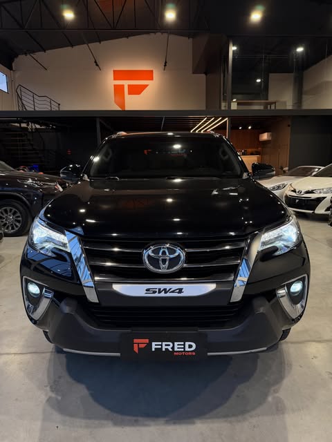TOYOTA HILUX SW4 SRX DIAMOND - Imagem 4