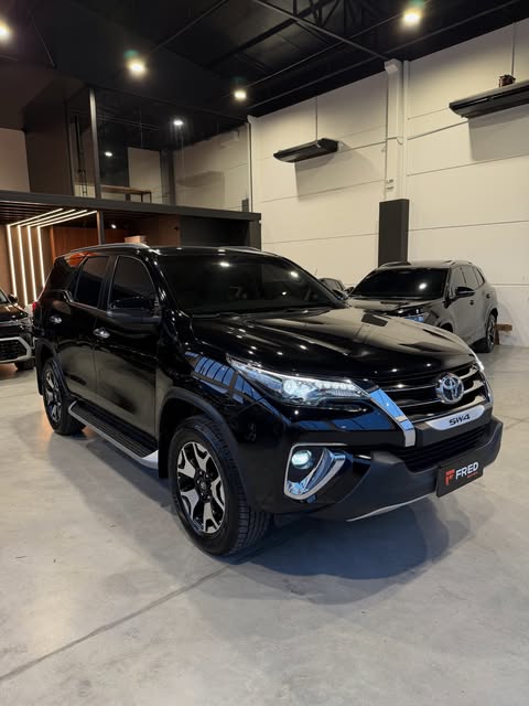 TOYOTA HILUX SW4 SRX DIAMOND - Imagem 6