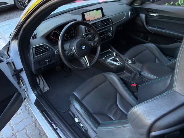 BMW M2 COMPETITION - Imagem 8