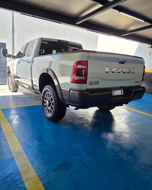 RAM 3500 LONGHORN LIMITED - Imagem 4