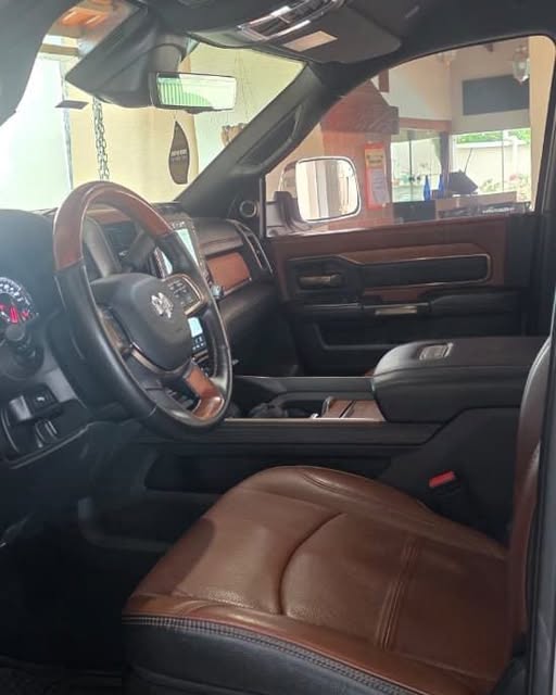 RAM 3500 LONGHORN LIMITED - Imagem 5