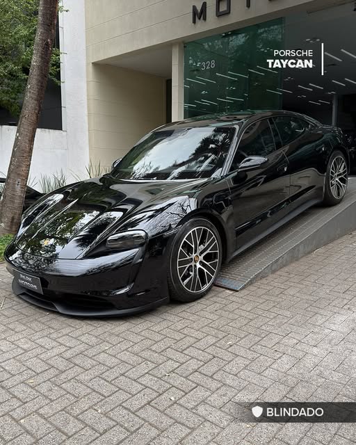 PORSCHE TAYCAN - Imagem 1