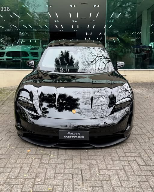 PORSCHE TAYCAN - Imagem 3