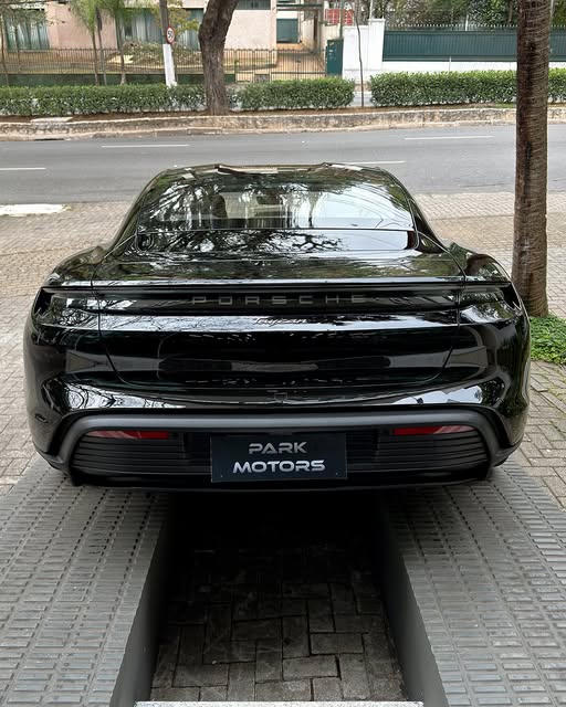 PORSCHE TAYCAN - Imagem 6
