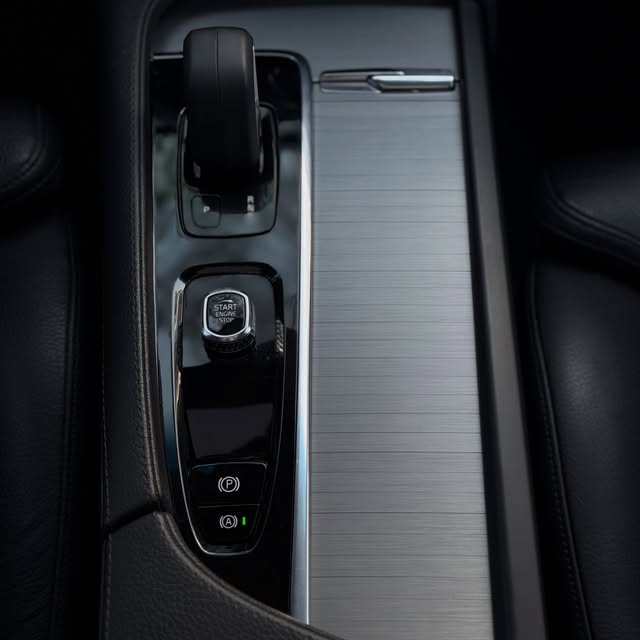 VOLVO XC90 T8 INSCRIPTION EXPRESSION HYBRID - Imagem 9