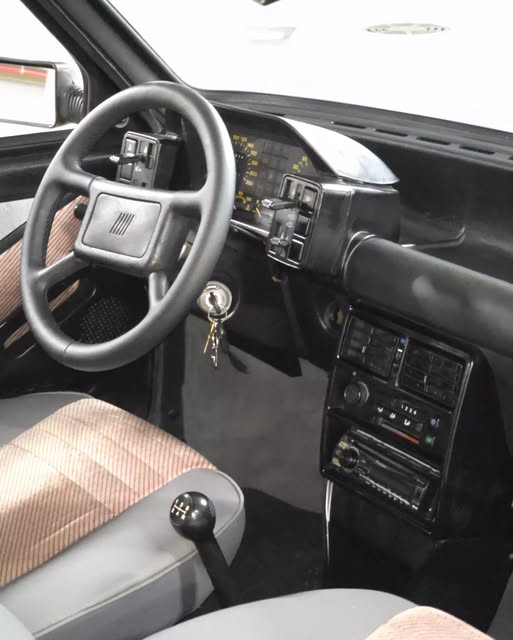 FIAT UNO 1.6R - Imagem 13