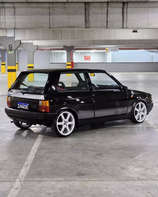 FIAT UNO 1.6R - Imagem 8