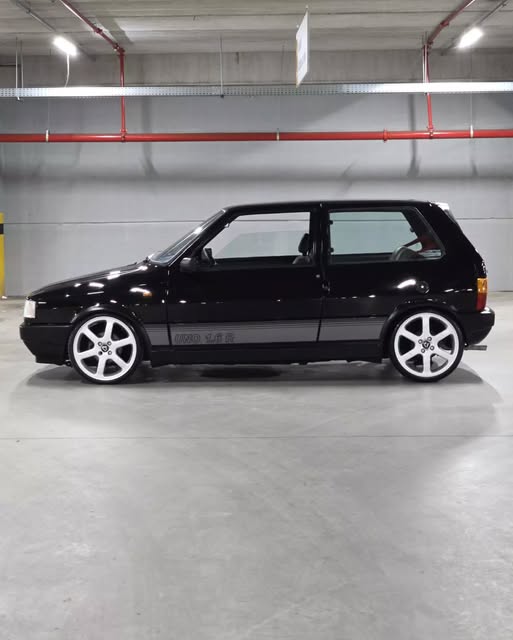 FIAT UNO 1.6R - Imagem 9