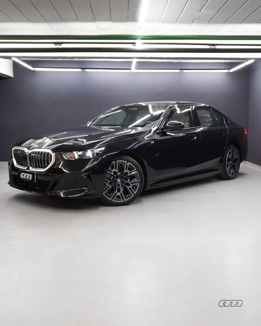 BMW 530E M SPORT - Imagem 1