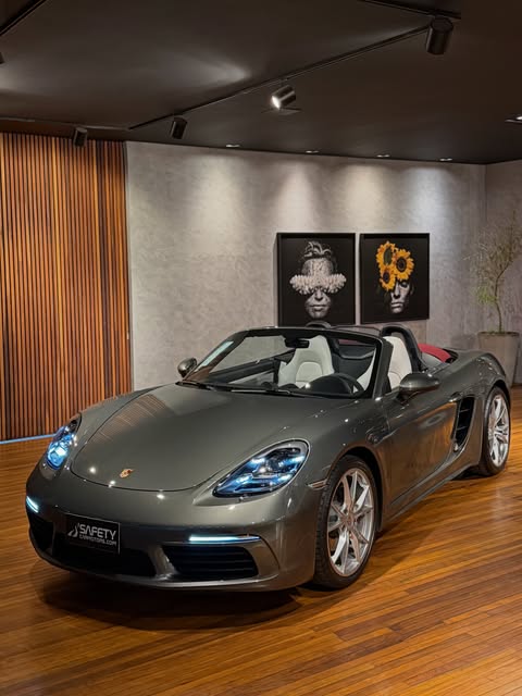 PORSCHE 718 BOXSTER - Imagem 1