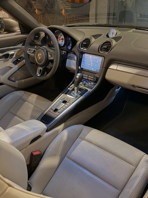 PORSCHE 718 BOXSTER - Imagem 7