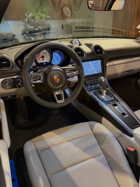 PORSCHE 718 BOXSTER - Imagem 9