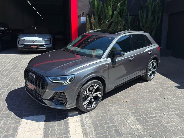 AUDI Q3 PERFORMANCE BLACK QUATTRO - Imagem 1