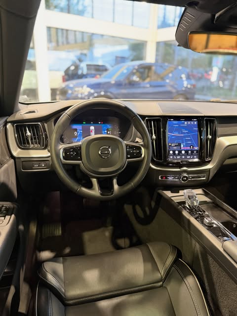VOLVO XC60 T-8 ULTIM.DARK - Imagem 10