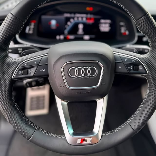 AUDI Q8 PERFORMANCE BLACK - Imagem 15