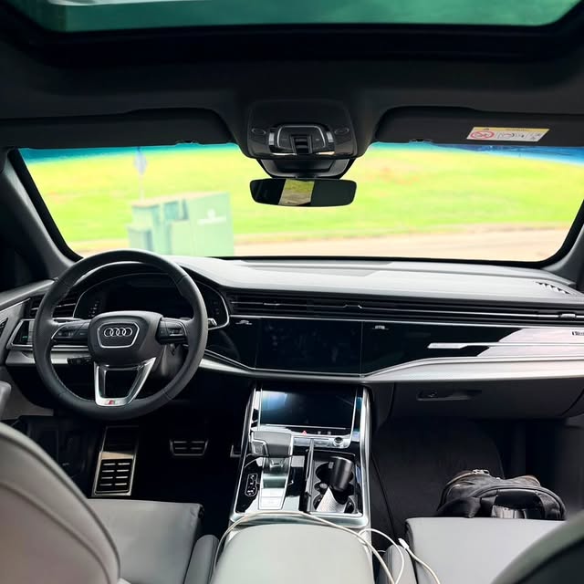 AUDI Q8 PERFORMANCE BLACK - Imagem 5