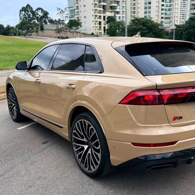 AUDI Q8 PERFORMANCE BLACK - Imagem 8