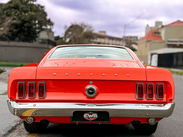 FORD MUSTANG FASTBACK - Imagem 8