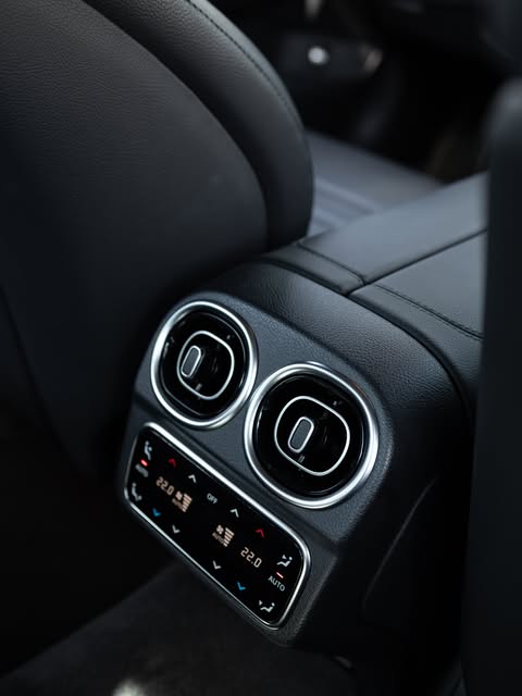 MERCEDES-BENZ C 300 AMG LINE - Imagem 13