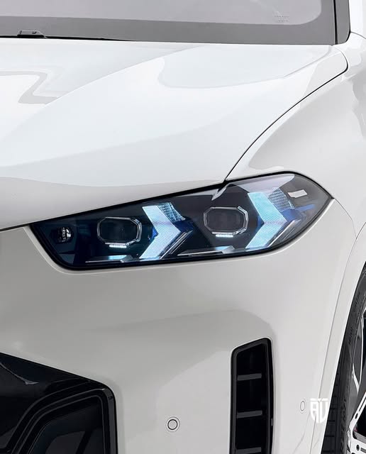 BMW X5 XDRIVE50E M SPORT - Imagem 4