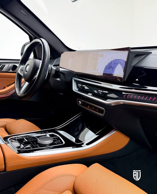 BMW X5 XDRIVE50E M SPORT - Imagem 10