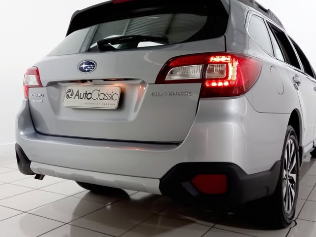 SUBARU OUTBACK 3.6 R - Imagem 5