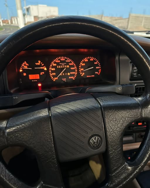 VOLKSWAGEN SANTANA GLSI - Imagem 11