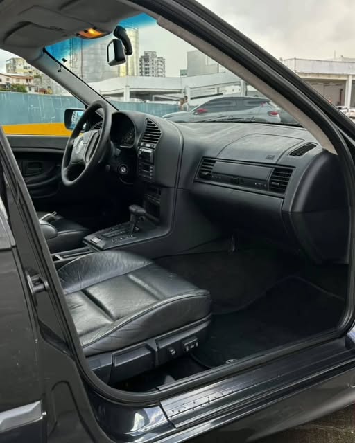 BMW 328I TOURING - Imagem 16