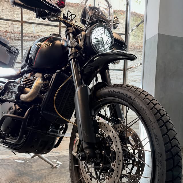 TRIUMPH BONNEVILLE SCRAMBLER 1200 XC - Imagem 2