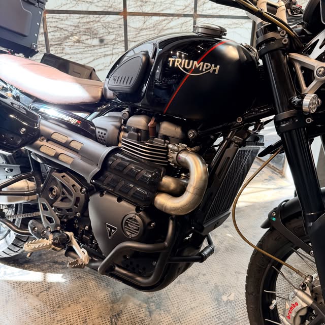 TRIUMPH BONNEVILLE SCRAMBLER 1200 XC - Imagem 4