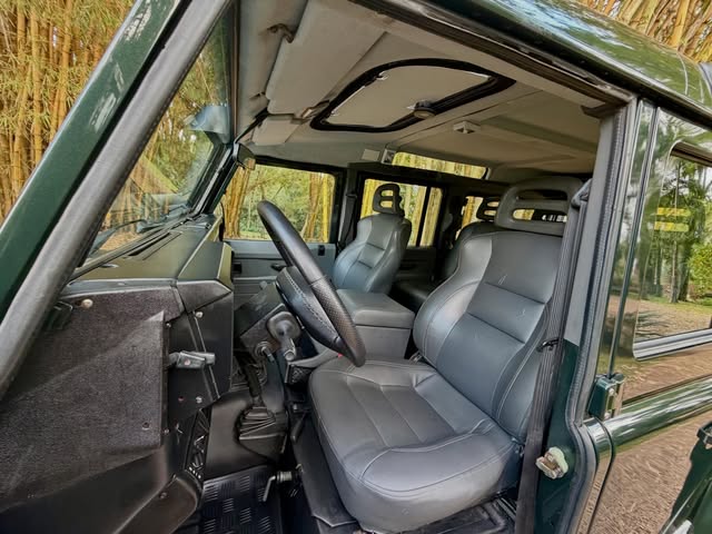 LAND ROVER DEFENDER - Imagem 3
