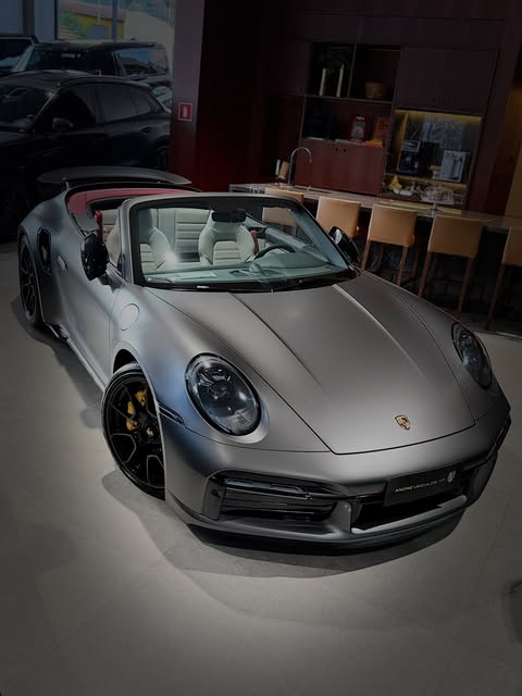 PORSCHE 911 TURBO S CABRIOLET - Imagem 1