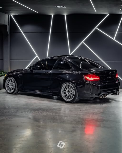 BMW M2 COMPETITION - Imagem 13