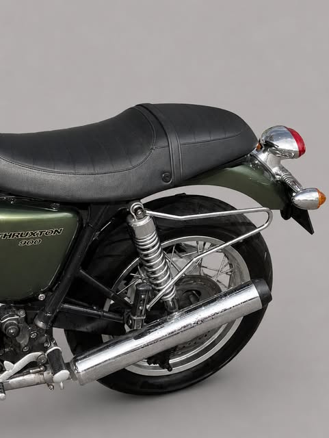 TRIUMPH THRUXTON 900 - Imagem 5