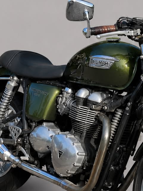 TRIUMPH THRUXTON 900 - Imagem 6