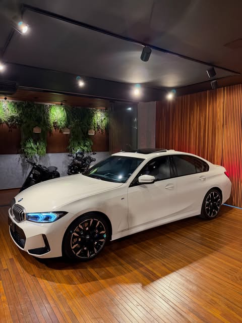 BMW 320I M SPORT - Imagem 14