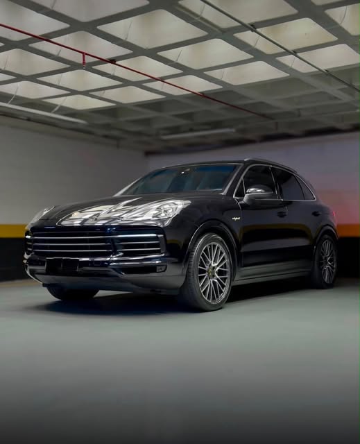 PORSCHE CAYENNE E-HYBRID - Imagem 3