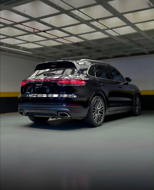PORSCHE CAYENNE E-HYBRID - Imagem 4