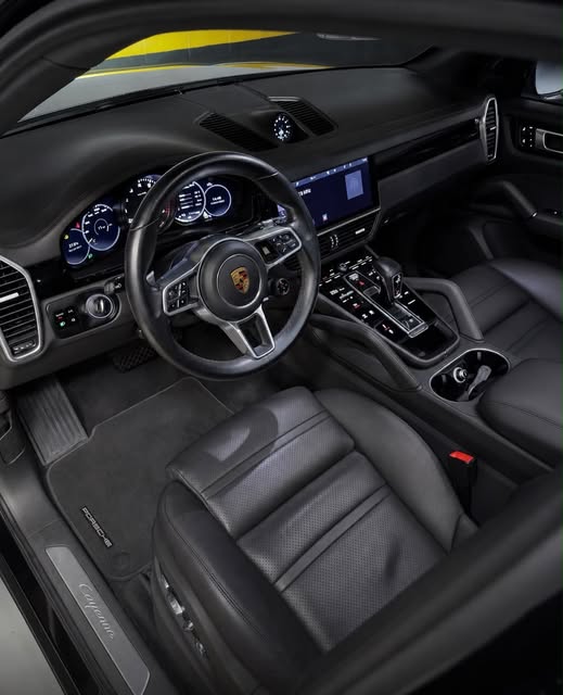 PORSCHE CAYENNE E-HYBRID - Imagem 5