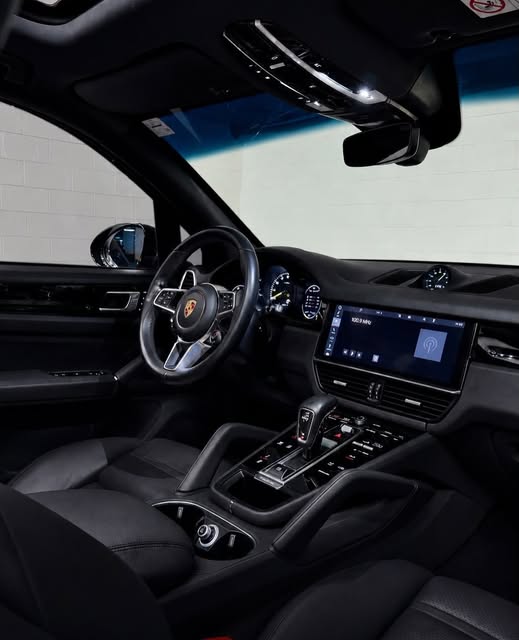 PORSCHE CAYENNE E-HYBRID - Imagem 6