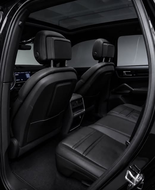 PORSCHE CAYENNE E-HYBRID - Imagem 8
