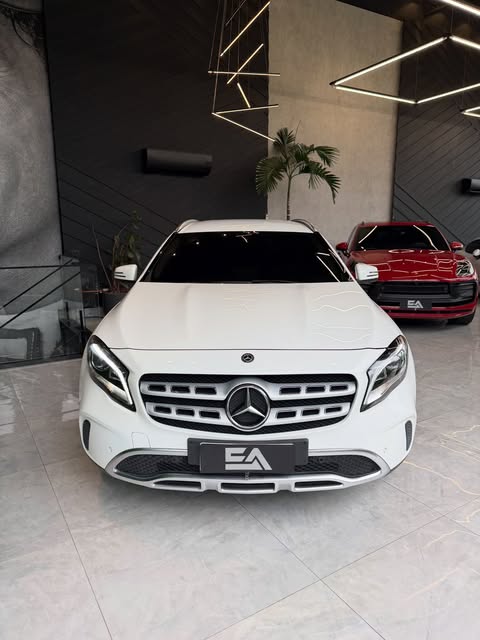 MERCEDES-BENZ GLA 200 - Imagem 2